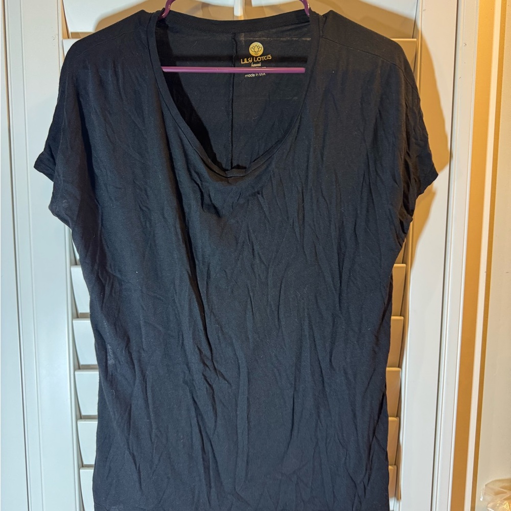 Lily Lotus Black Short Sleeve Tee